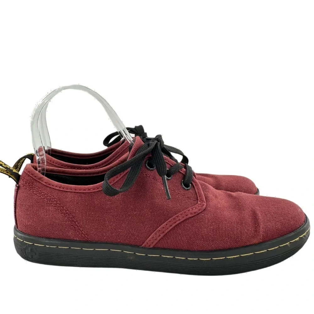 Dr Martens womens Soho flats size 38 7 Burgundy canvas lace up sneakers